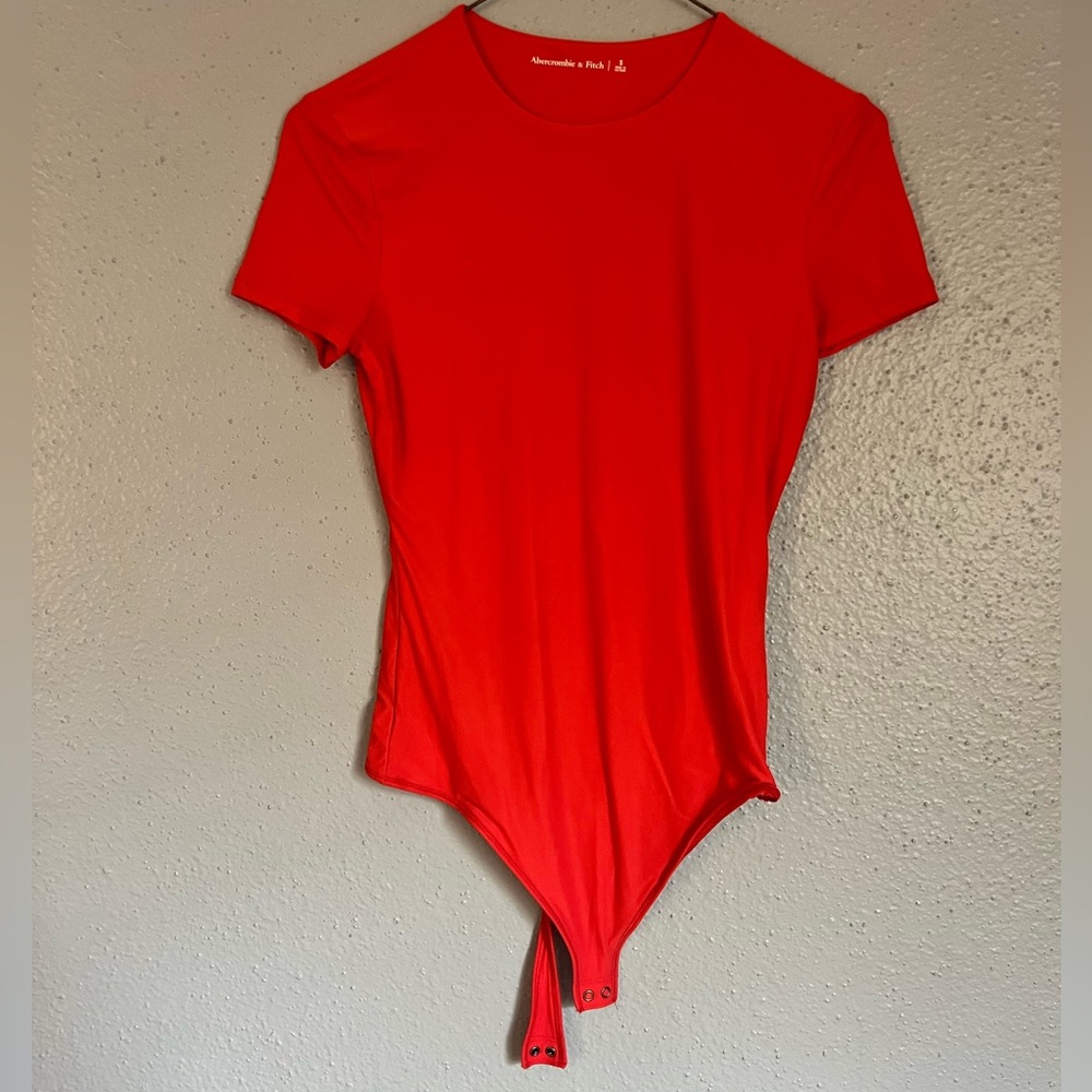 Abercrombie & Fitch Soft Matte Seamless Tee Bodysuit in Garnet Red ❤️